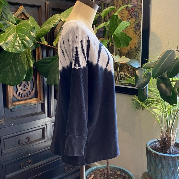 Splendid Dolman Waffle Knit Navy Tie Dye VNeck - Picture 8 of 14